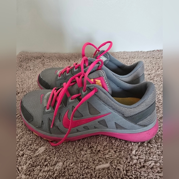 Nike Gray and Pink Athletic Running Shoes - Picture 3 of 8